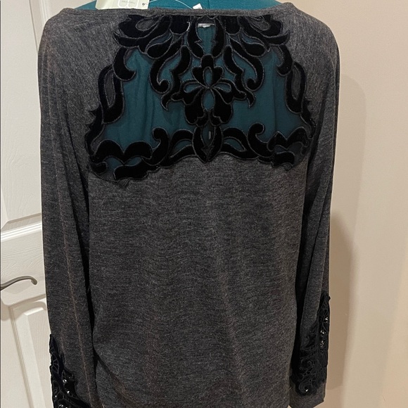 Maurices Dark Gray Long Sleeve Top with Black Velvet Embroidery XXL - Picture 6 of 9